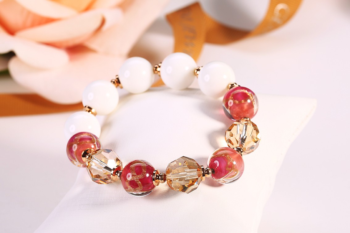 Charm Beautiful Red Lady Glass Quality Bead Bracelet Lady Birthday Gift Gift Elegant Luxury Bracelet