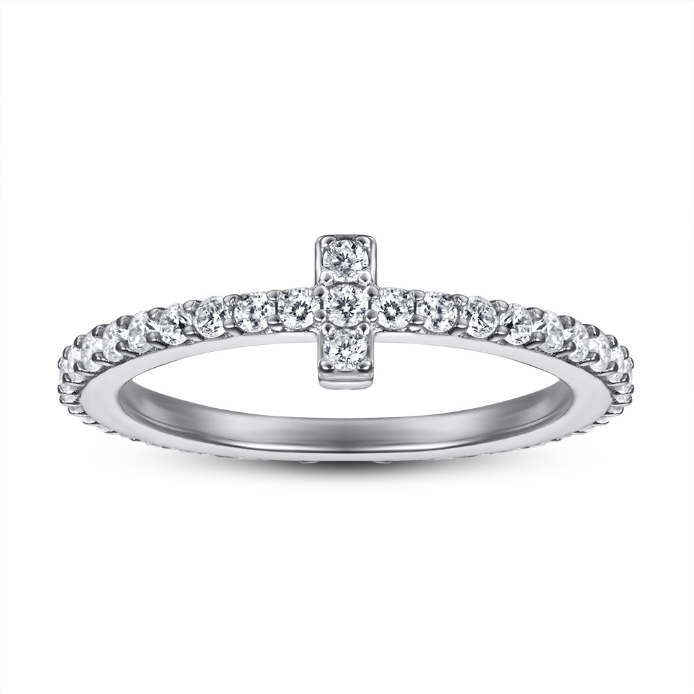 Elegant and simple ring—simple design, elegant beauty of fingertips