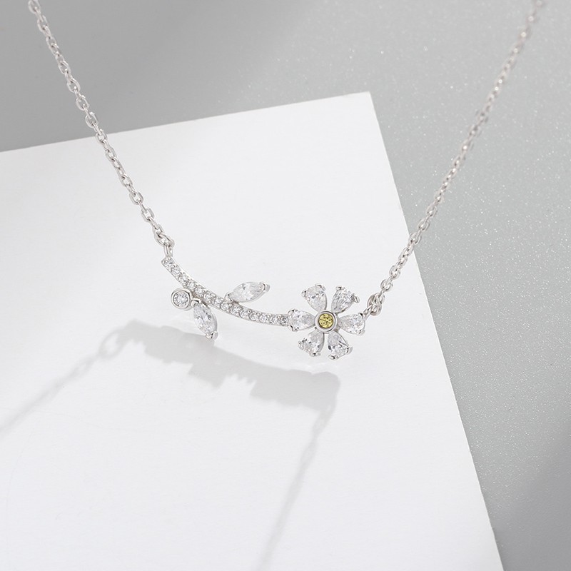 Designer Custom CZ 925 Sterling Silver rhodium  plated Small Daisy Petal  Women Jewelry 