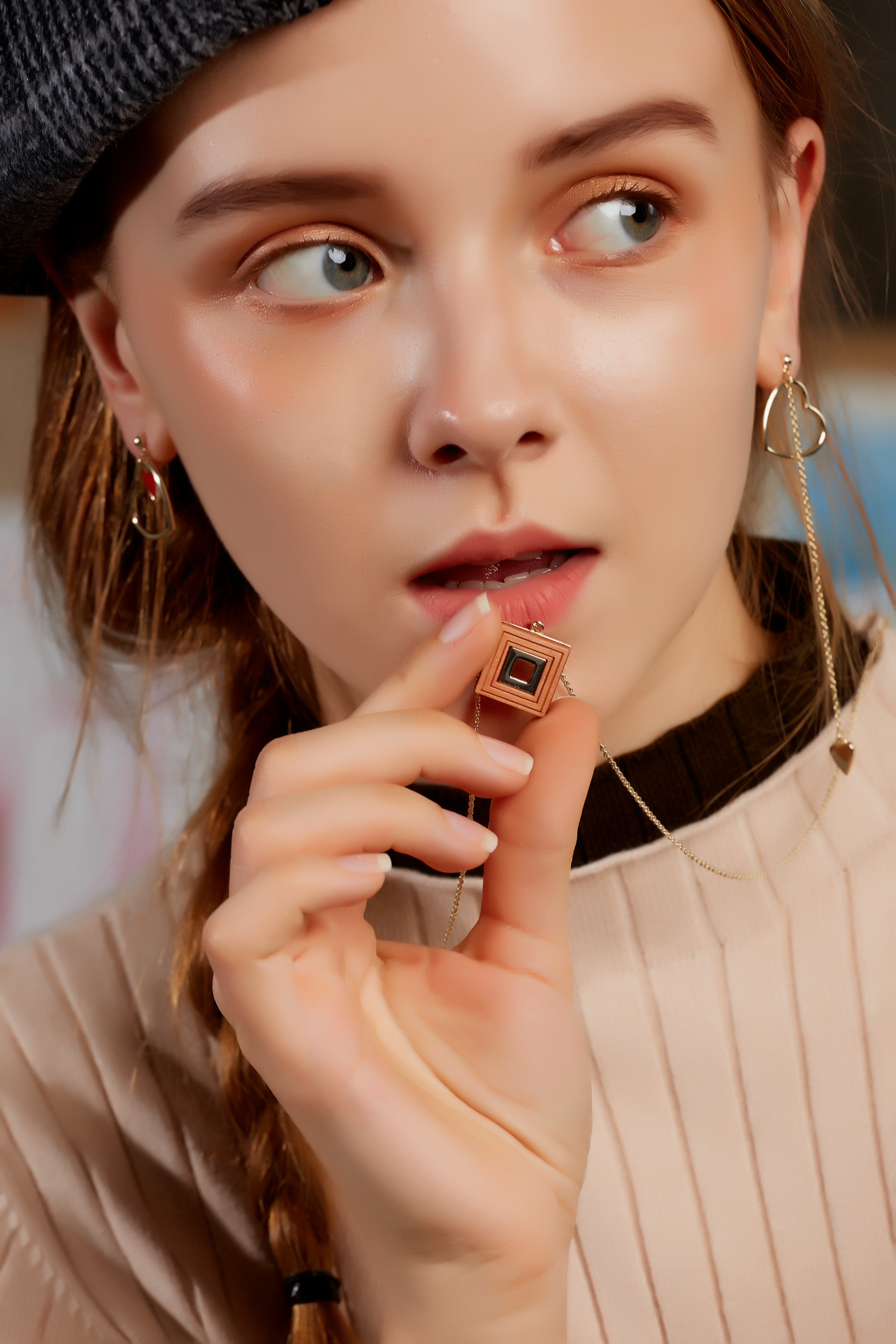 Brass14K Gold Plated Jewelry Women Trendy Cross Sweater Chain Geometric Square Pendant Necklace(图4)