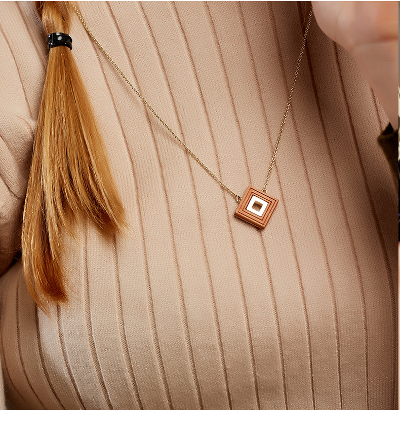 Brass14K Gold Plated Jewelry Women Trendy Cross Sweater Chain Geometric Square Pendant Necklace(图7)